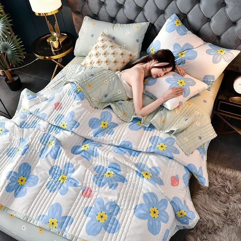 Quilted Spring Summer Quilt | Soft Comfortable Queen Size Blanket