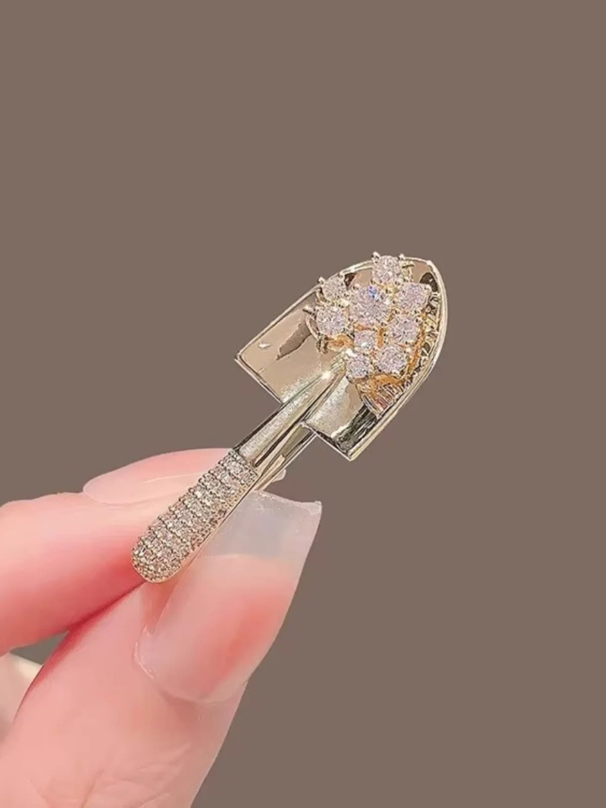 Elegant Gold Color Rhinestone Shovel Brooch for Stylish Accessory