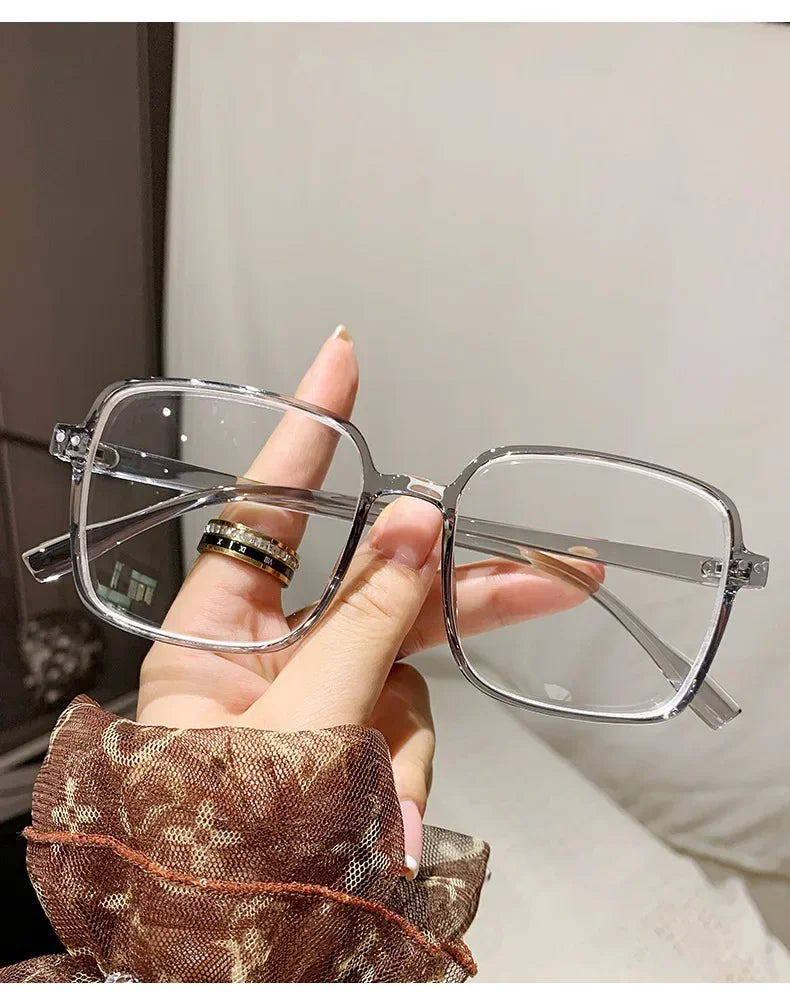 Retro Anti-Blue Light Myopia Glasses | Stylish Large Frame 2026