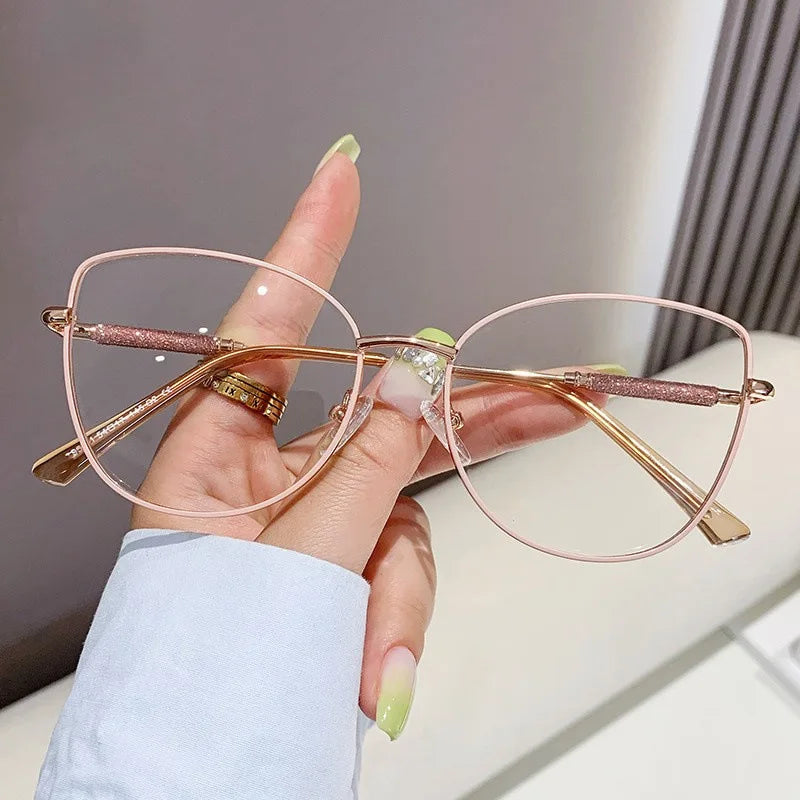 Chic Cat Eye Photochromic Reading Glasses for Women | Stylish Eyewear