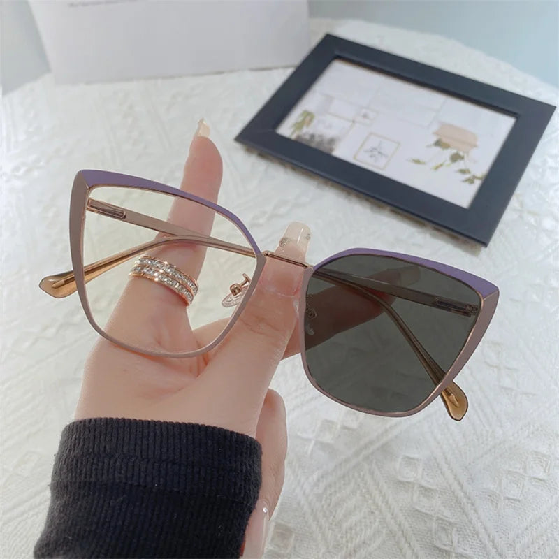 Retro Cat Eye Photochromic Reading Glasses for Women | Anti Blue Light