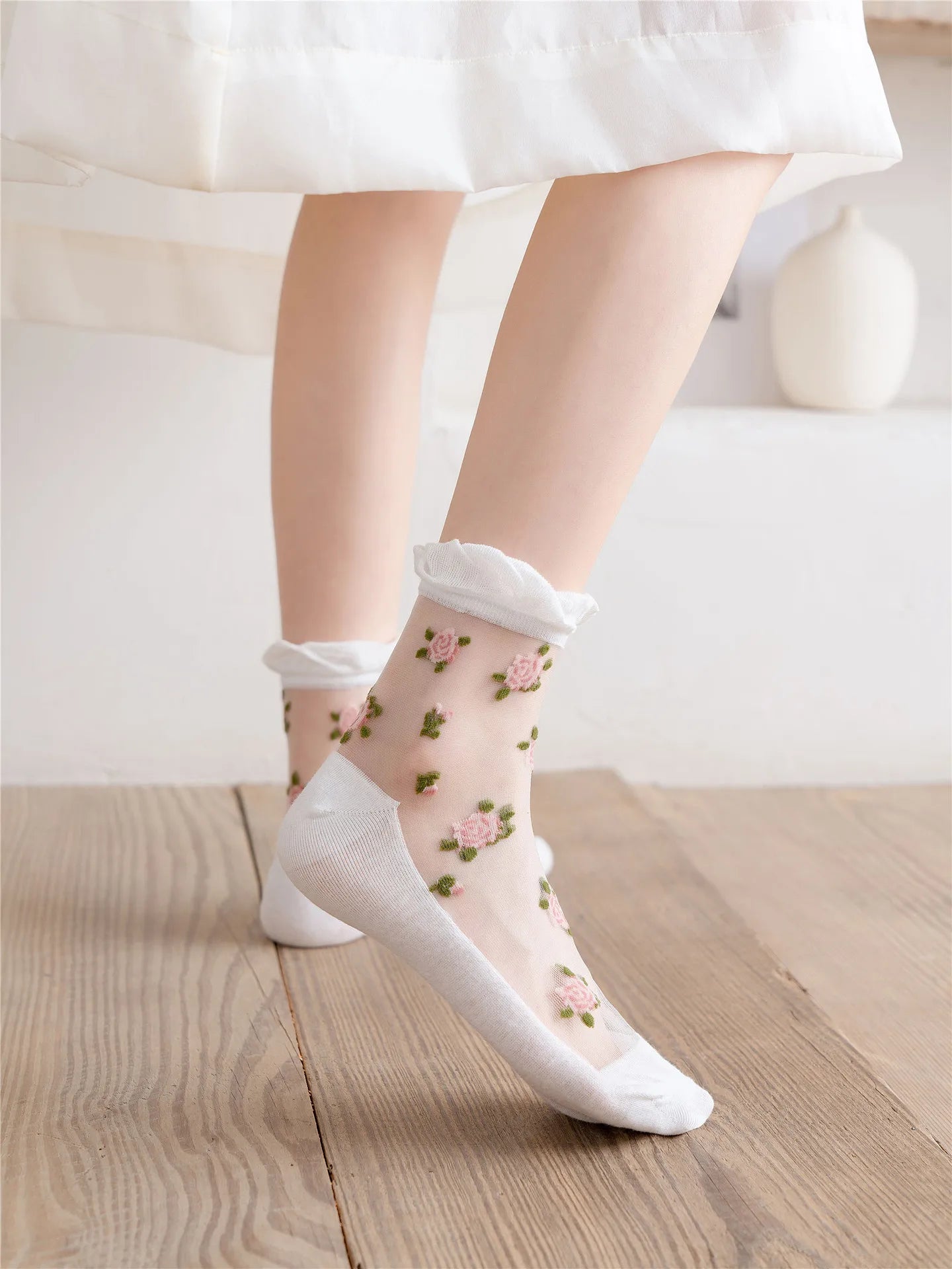 Women's Ultra-thin Lace Ruffle Socks | Vintage Rose Floral Style