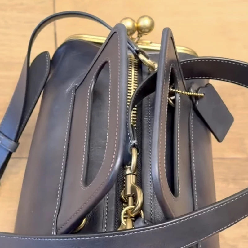 Luxury Retro Clip Handbag | Elegant Large Capacity Crossbody Bag
