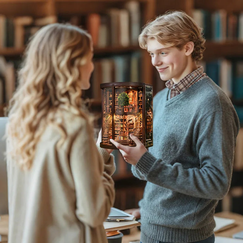 Kit DIY de rincón de lectura de madera | Idea de regalo y manualidad de sujetalibros en miniatura