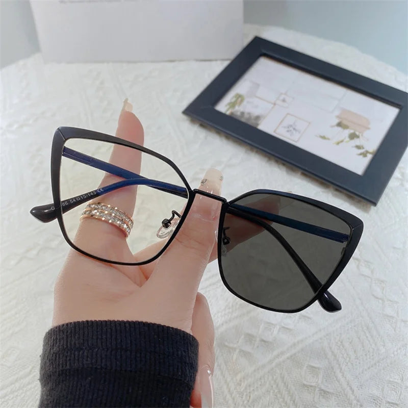 Retro Cat Eye Photochromic Reading Glasses for Women | Anti Blue Light