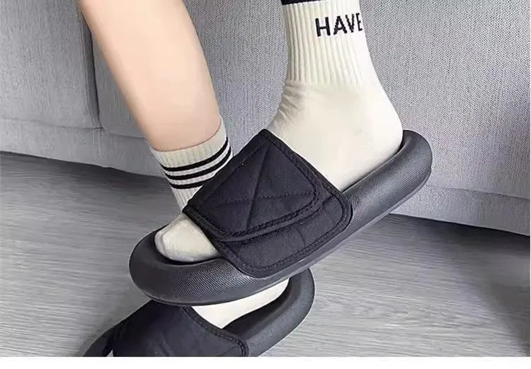 Couple-style socks for cross-border export. Women's style winter and autumn mid-length socks in white. Men's socks.