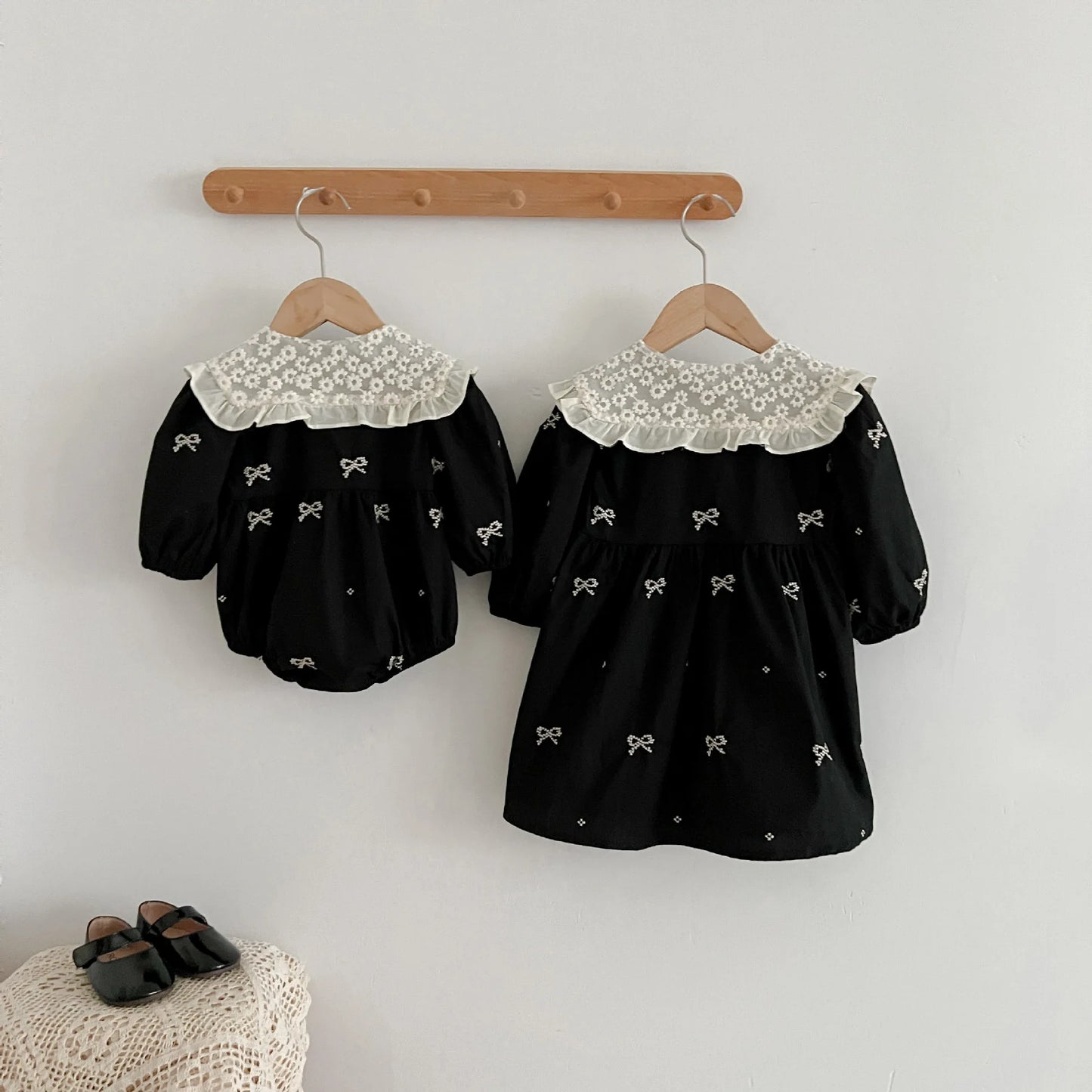 Cute Baby Girls Bow Lace Embroidery Bodysuit & Dress Set
