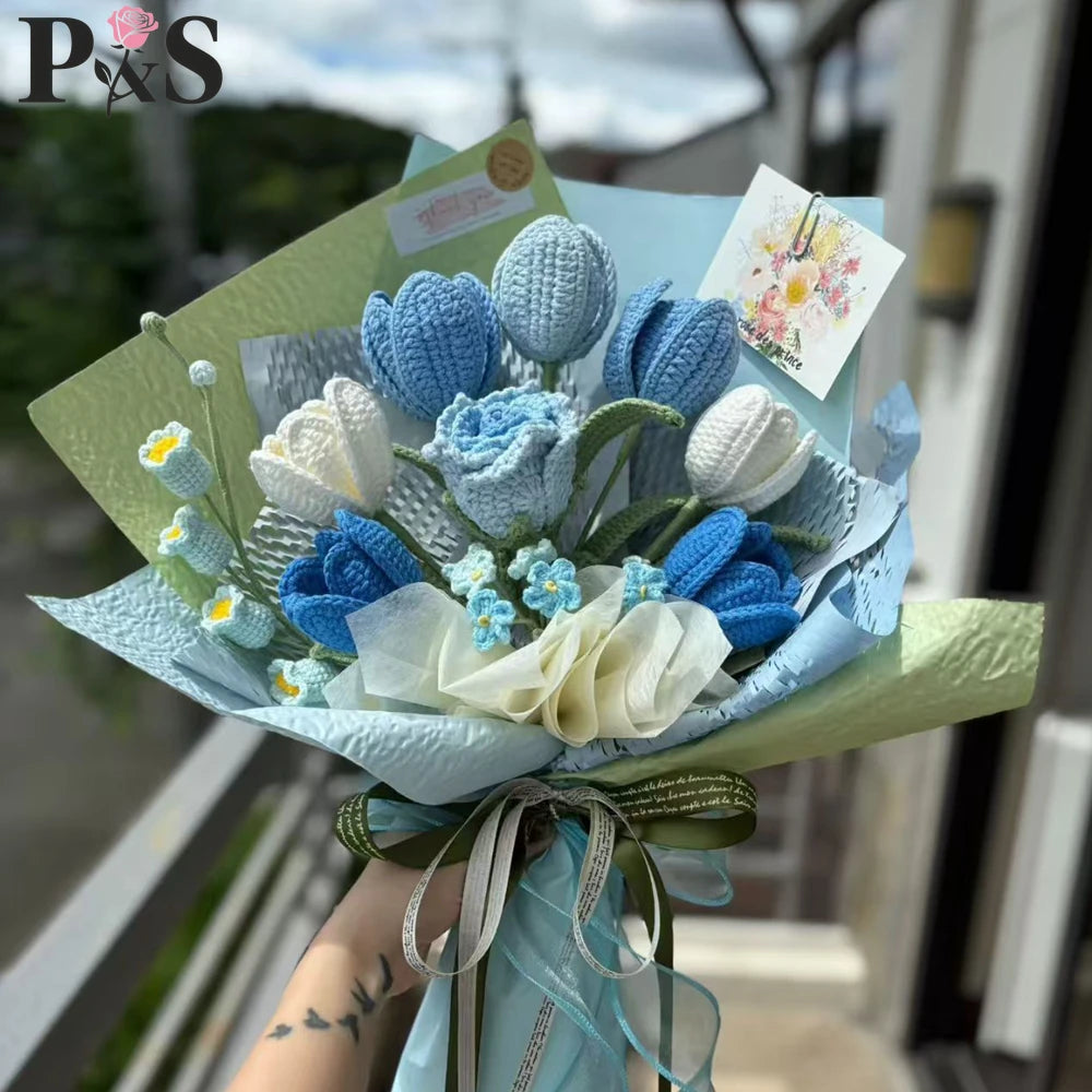 Ramo de flores de tulipanes morados de ganchillo de lujo hechos a mano para el hogar