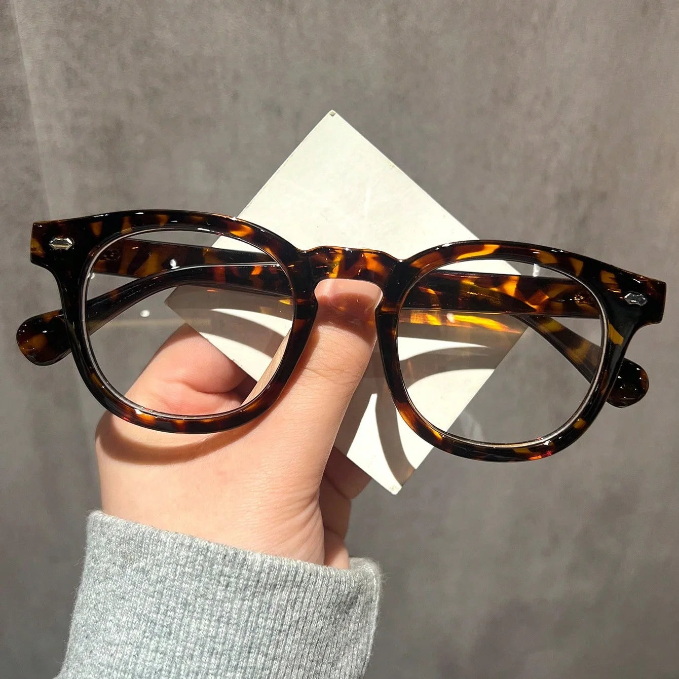 Men's Retro Round Frame Glasses | Trendy Ultra-Light Design
