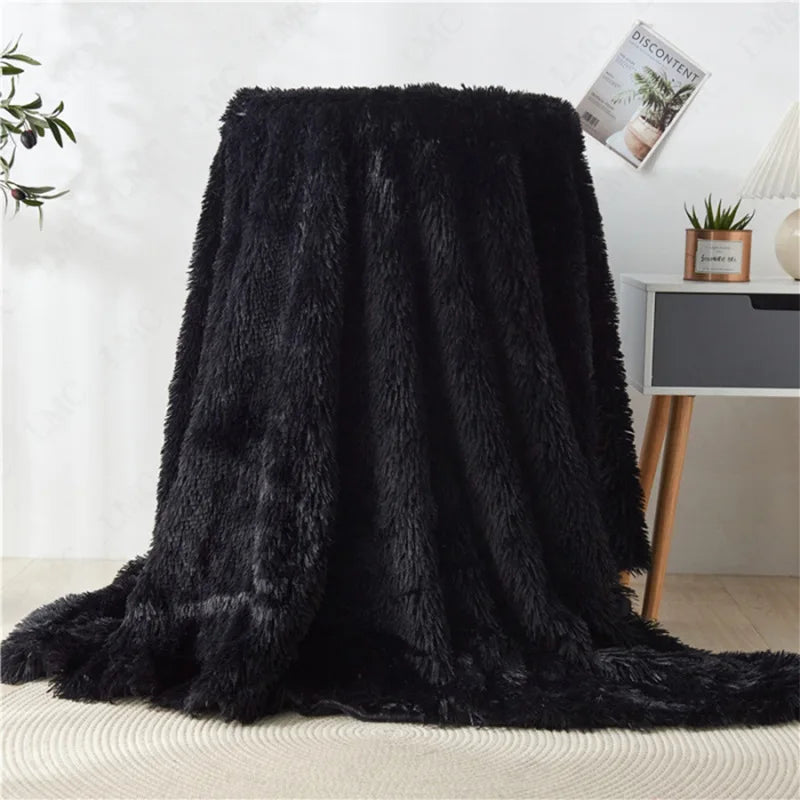 Soft Faux Fur Throw Blanket | Luxurious and Cozy Bedspread