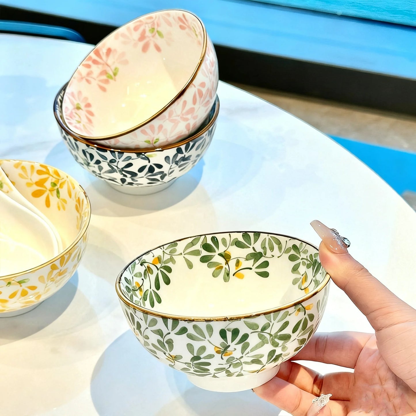 Elegant 4-Piece Floral Ceramic Bowls Set for All Occasions