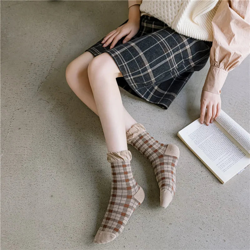Cute Women's Floral Embroidered Crew Socks | Vintage-Inspired Style