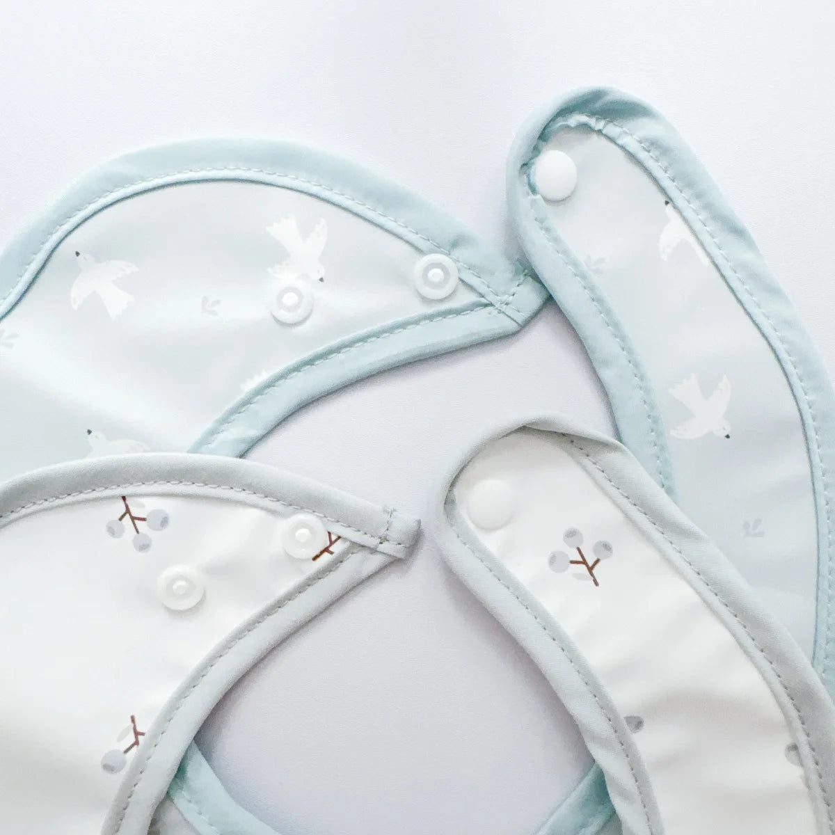 Children's Silicone Feeding Bib | Waterproof & Easy Clean Bibs