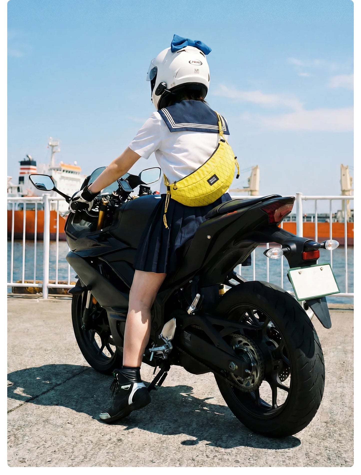 Outdoor Bicycle Bag | 1.8L Banana Shape Bike Bag with Strap