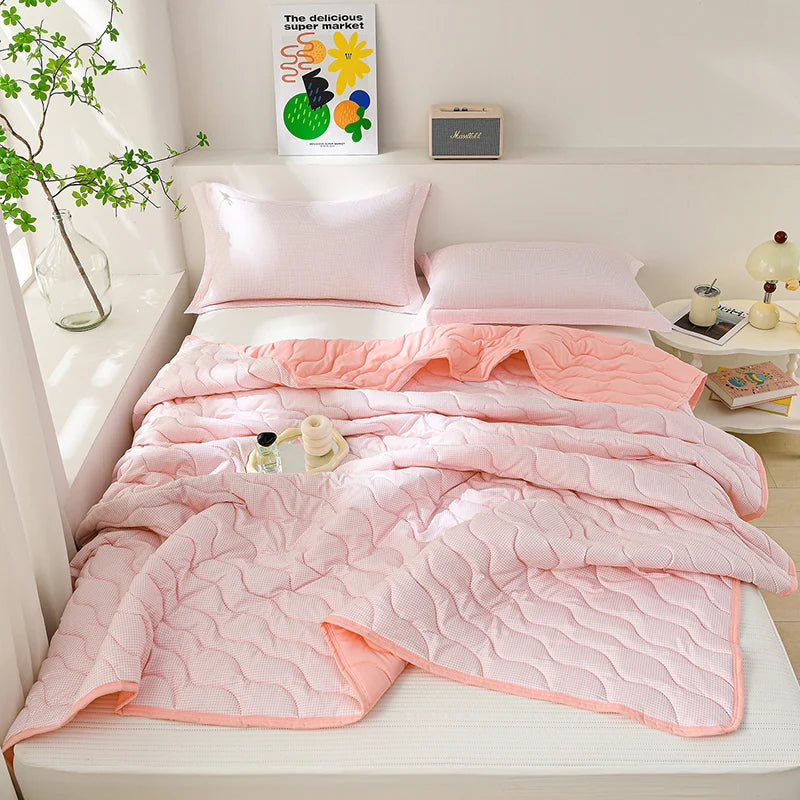 Lightweight Breathable Cooling Summer Quilt | Soft Duvet Comforter