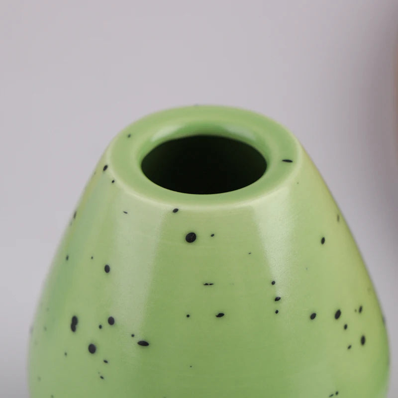 Soporte de cerámica hecho a mano para batidor de matcha | Elegante accesorio para el té