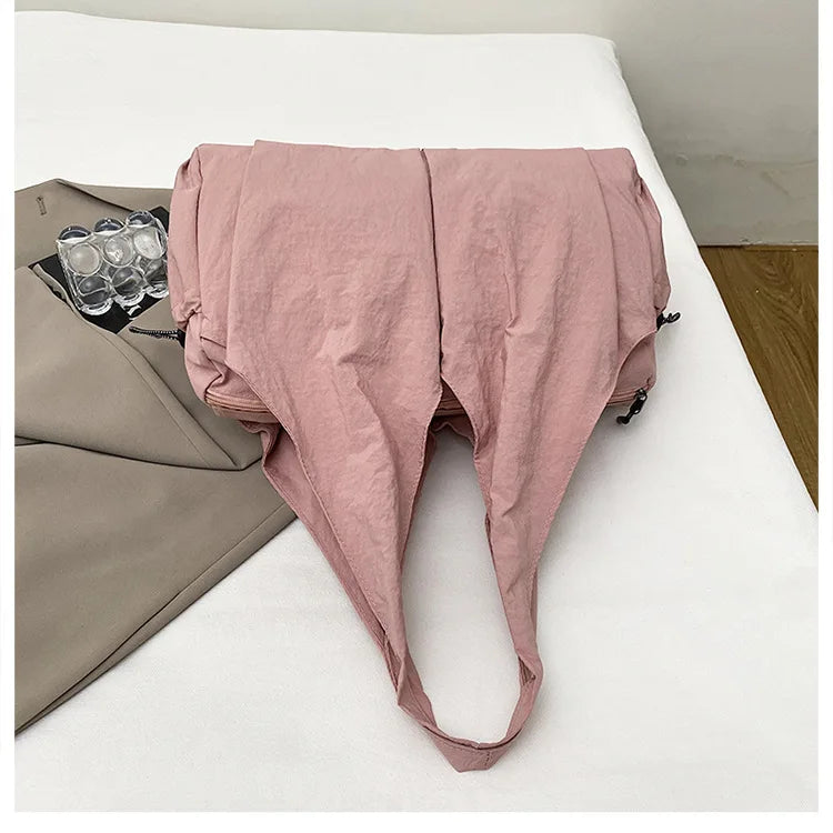 Bolso de mano de tela arrugada, moderno y cómodo para mujer