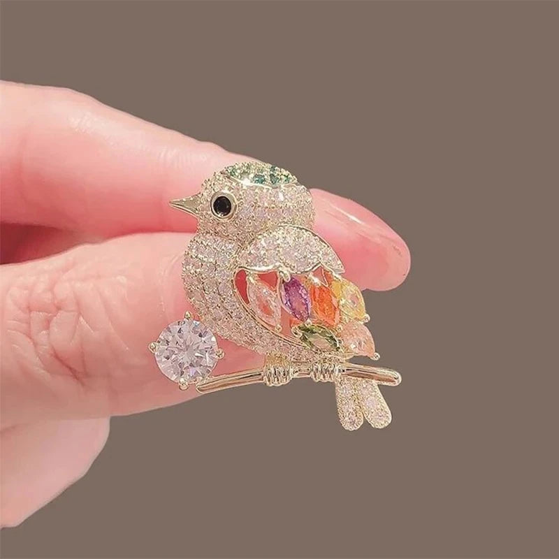Elegant Gold Color Rhinestone Shovel Brooch for Stylish Accessory