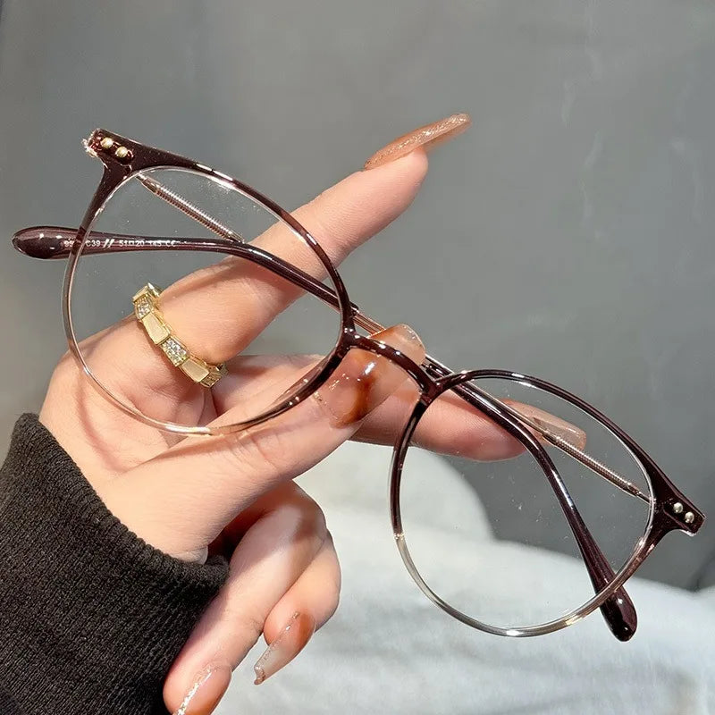 Unisex Photochromic Outdoor Fashion Glasses | Stylish & Versatile