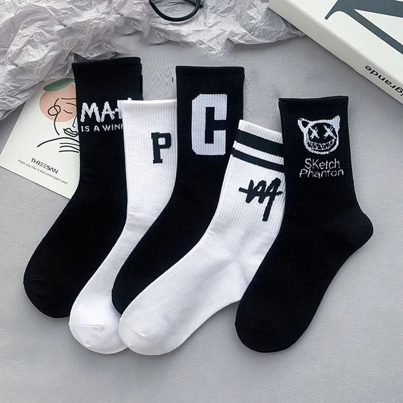 5 pairs of couples Instagram trendy socks with little devil pattern for students in spring and autumn, black and white sports ba