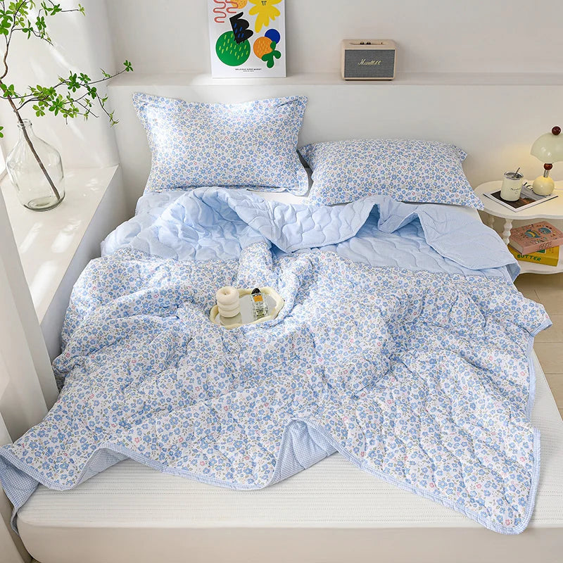 Lightweight Breathable Cooling Summer Quilt | Soft Duvet Comforter