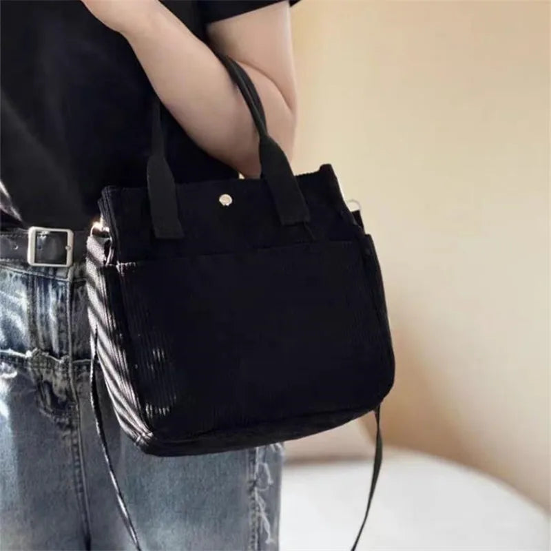 Elegante Bolso de Pana Lavable a Mano | Accesorio Versátil para el Día a Día