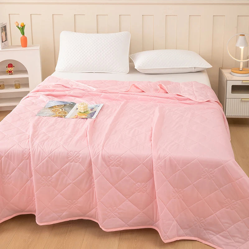Cooling Silk Summer Quilt | Breathable & Ice Cold Comfort