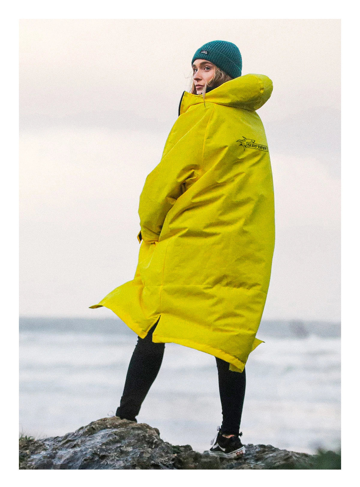 Quick Drying Surf Changing Robe | Weatherproof Jacket & Cloak