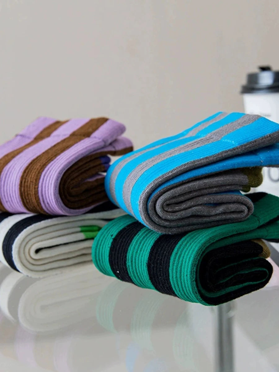 Unisex Trendy Contrast Stripes Mid Tube Socks for Every Occasion