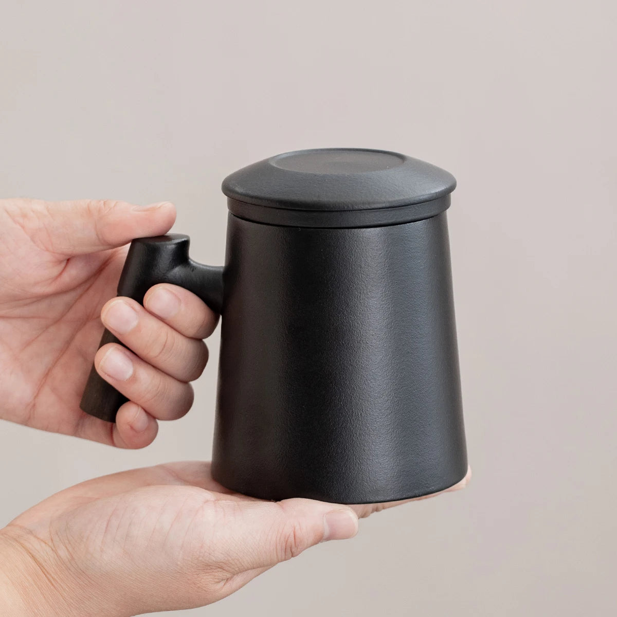 Elegant 3-Piece Ceramic Tea Cup Set with Lids | Perfect Beverage Mugs