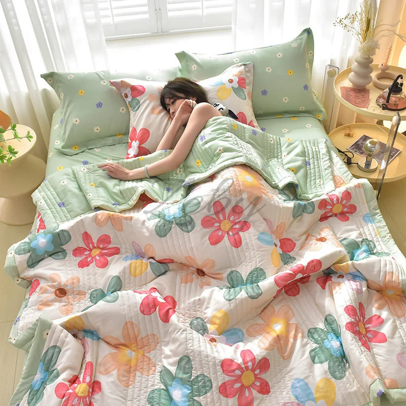 Quilted Spring Summer Quilt | Soft Comfortable Queen Size Blanket