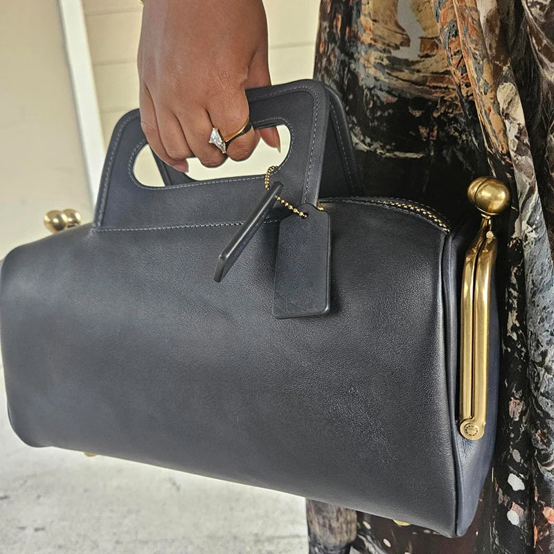 Luxury Retro Clip Handbag | Elegant Large Capacity Crossbody Bag