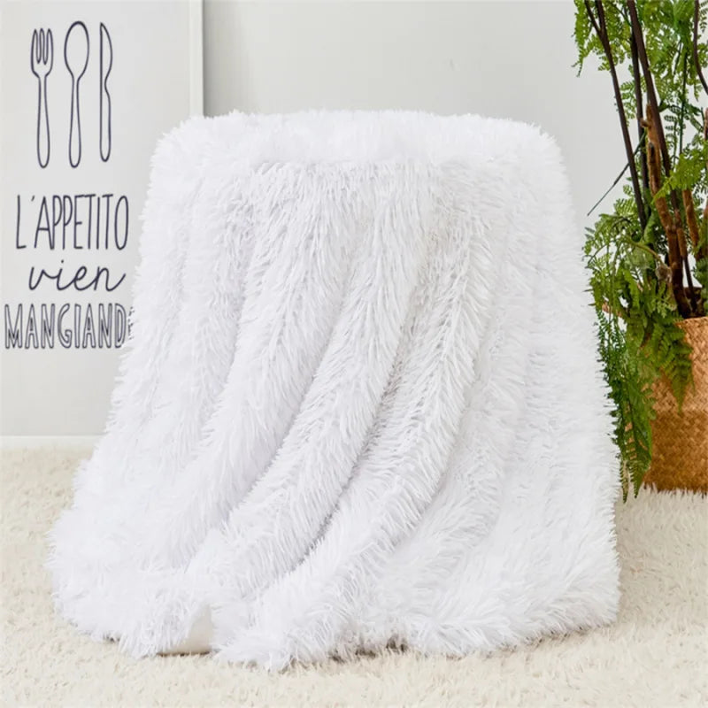 Soft Faux Fur Throw Blanket | Luxurious and Cozy Bedspread