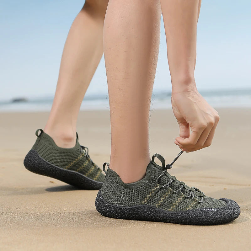 Couples Barefoot Hiking Shoes Lightweight Breathable Quick-Dry Beach Shoes Suitable for Fitness Outdoor Sports And Swimming
