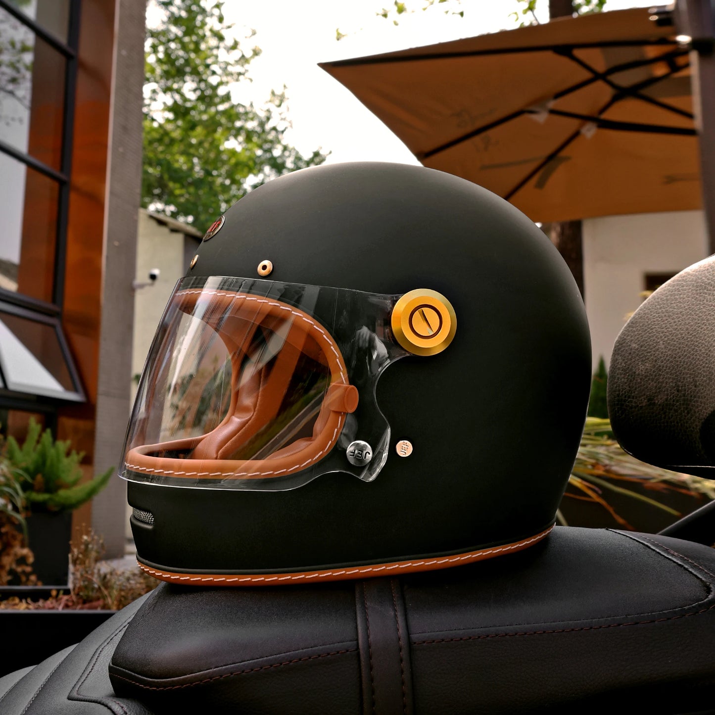 Vintage Full Face Moto Helmet | Retro Style Motorcycle Safety Gear