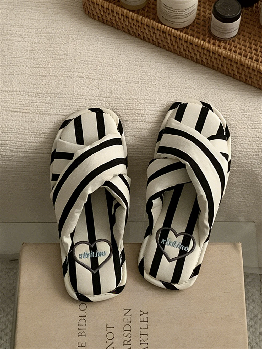 Comfortable Women's Flat Silent Slippers | All-Season Indoor Slides