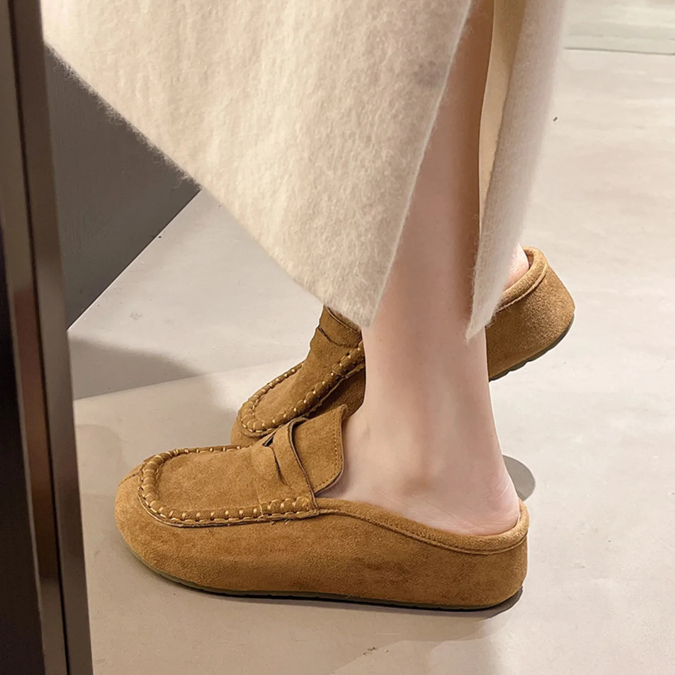 Women's Retro Anti-Slip Slippers | Cozy Flat-Bottomed Footwear