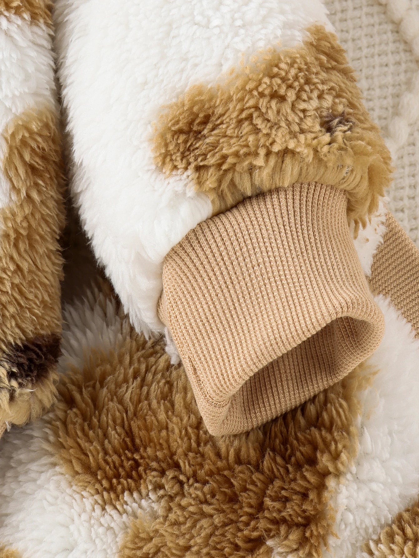 Adorable Toddler Bear Sweatshirt & Pants Set | Winter Comfort
