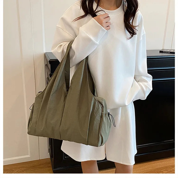 Bolso de mano de tela arrugada, moderno y cómodo para mujer