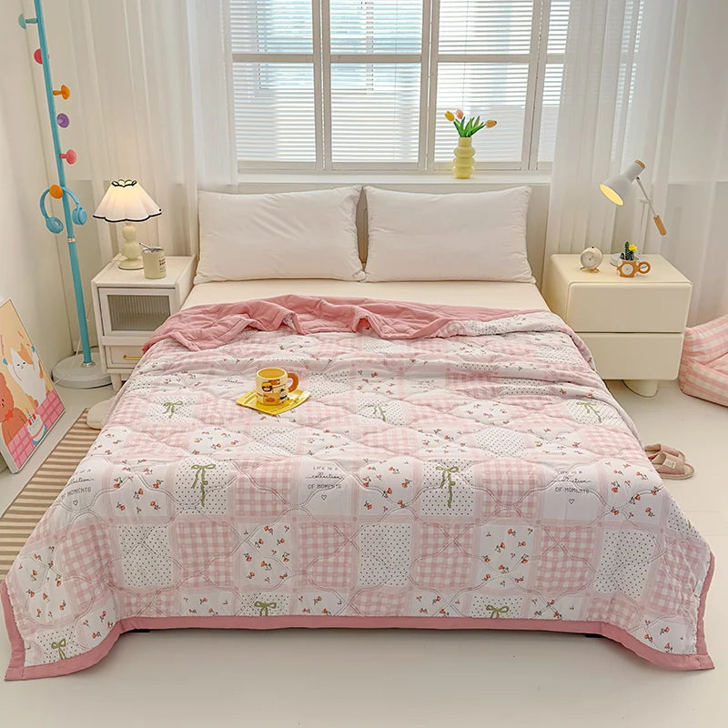Breathable Summer Quilt - Lightweight Air Conditioned Blanket