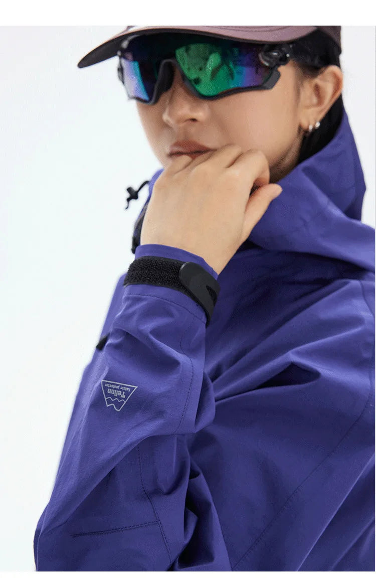 Premium Waterproof Multi-Pocket Utility Mountain Jacket for All Seasons
