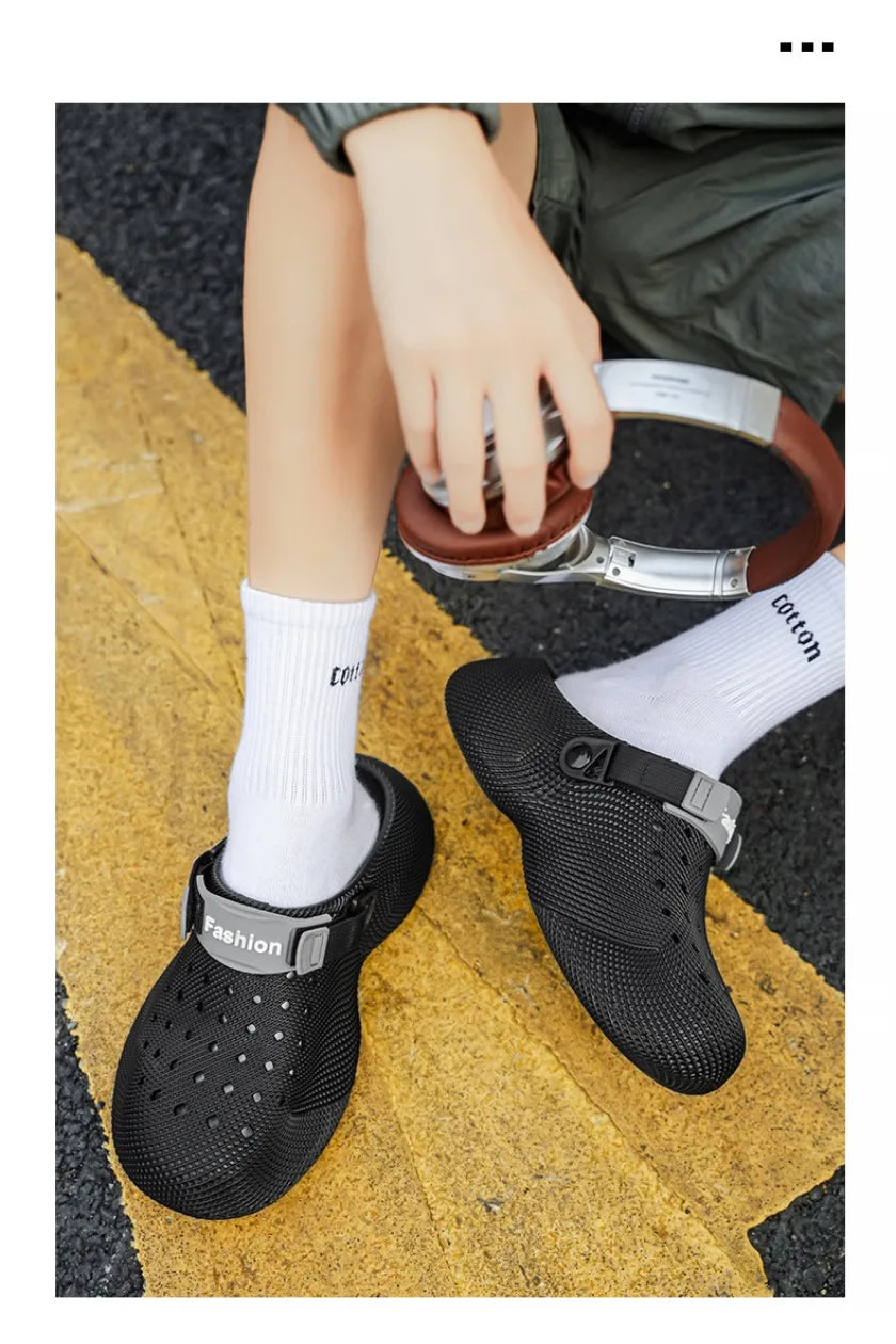 Summer new 3D grid pattern hollow breathable toe hole shoes for couples with thick soles and a poop like beach feel