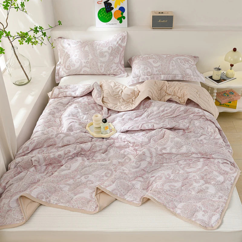 Lightweight Breathable Cooling Summer Quilt | Soft Duvet Comforter