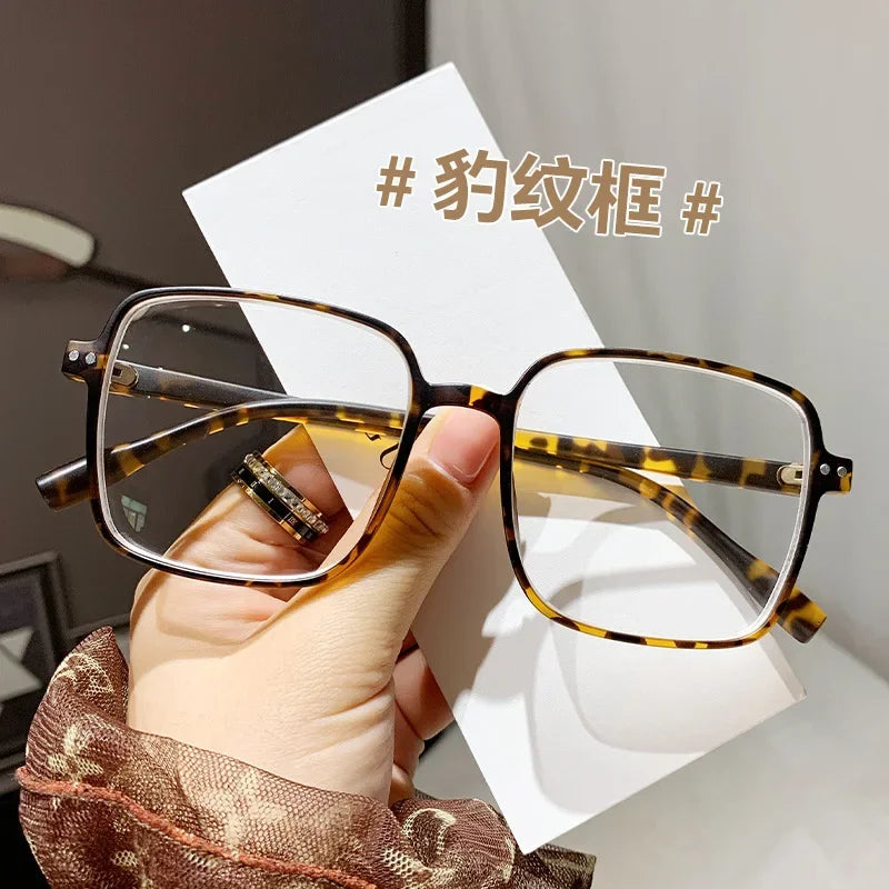 Retro Anti-Blue Light Myopia Glasses | Stylish Large Frame 2026