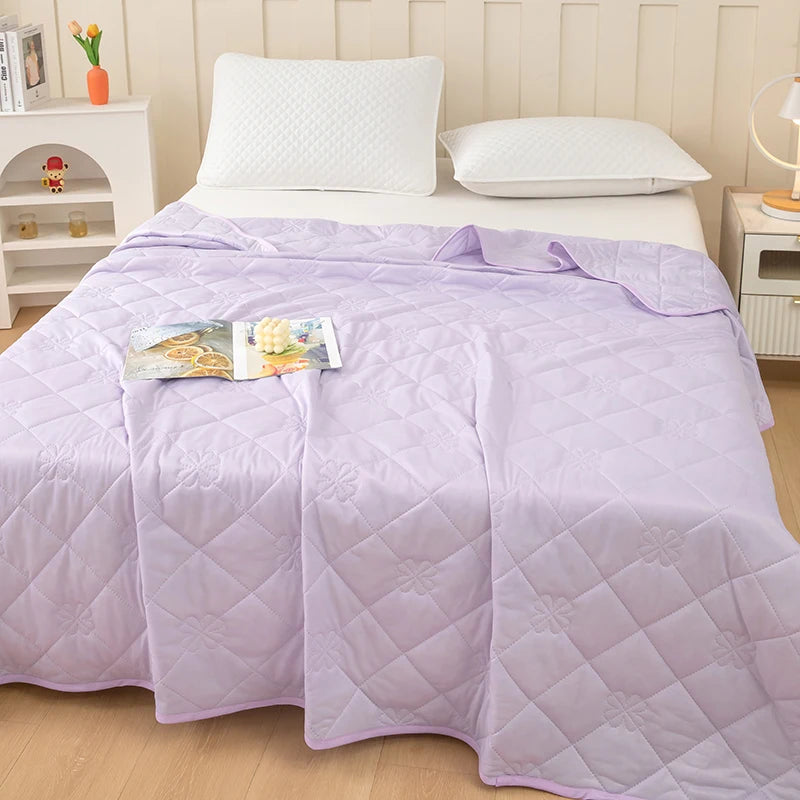 Cooling Silk Summer Quilt | Breathable & Ice Cold Comfort