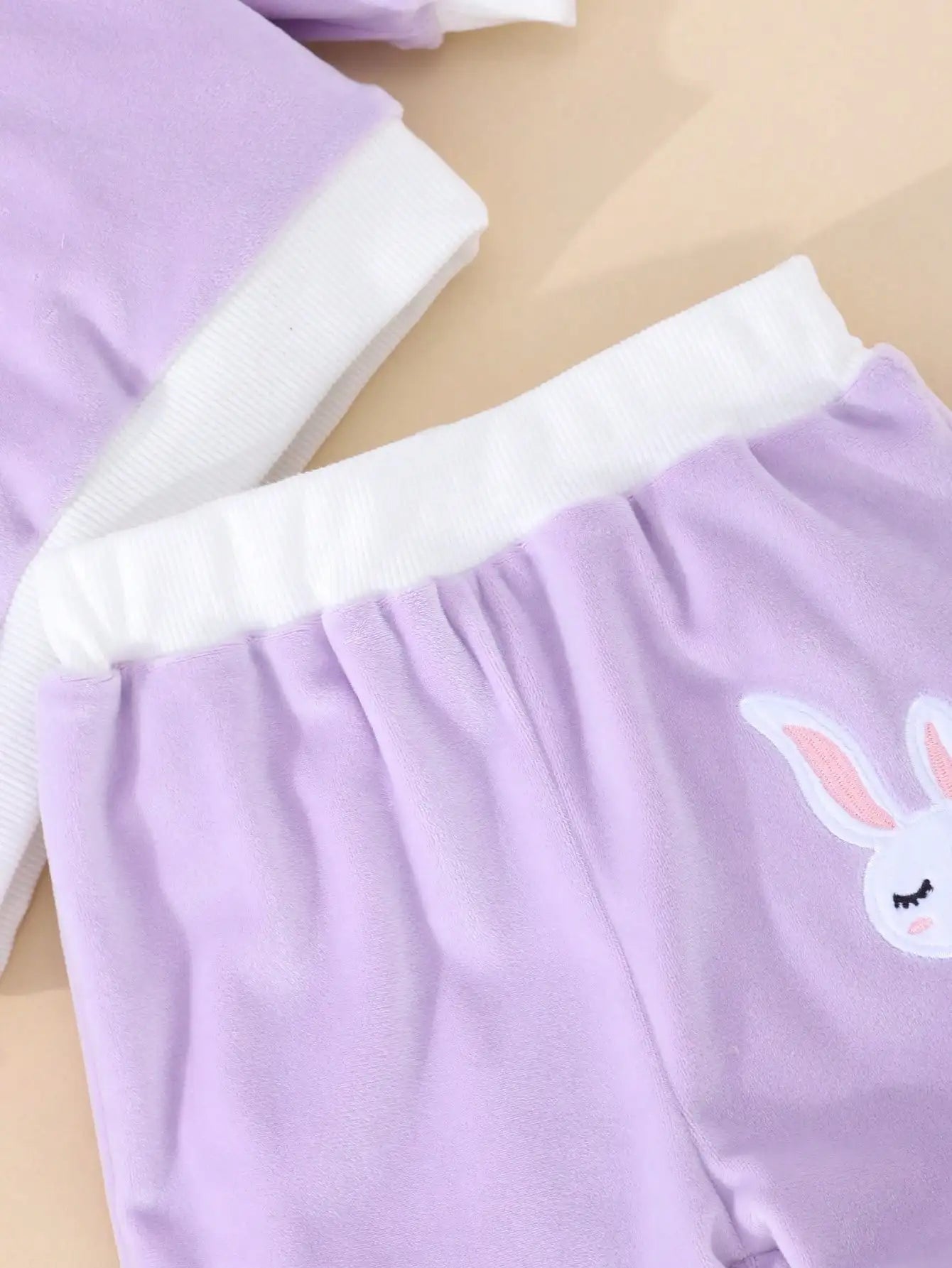 Bonito traje cálido bordado de conejo para bebé niña | Conjunto de 3 piezas
