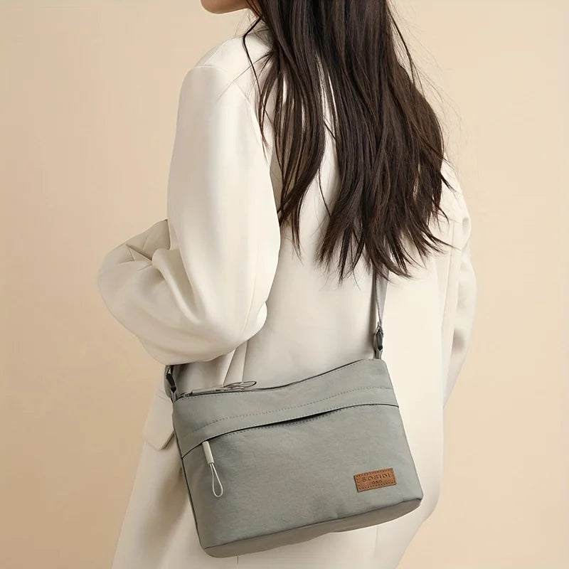 Bolso bandolera de nailon para mujer | Accesorio elegante para el día a día