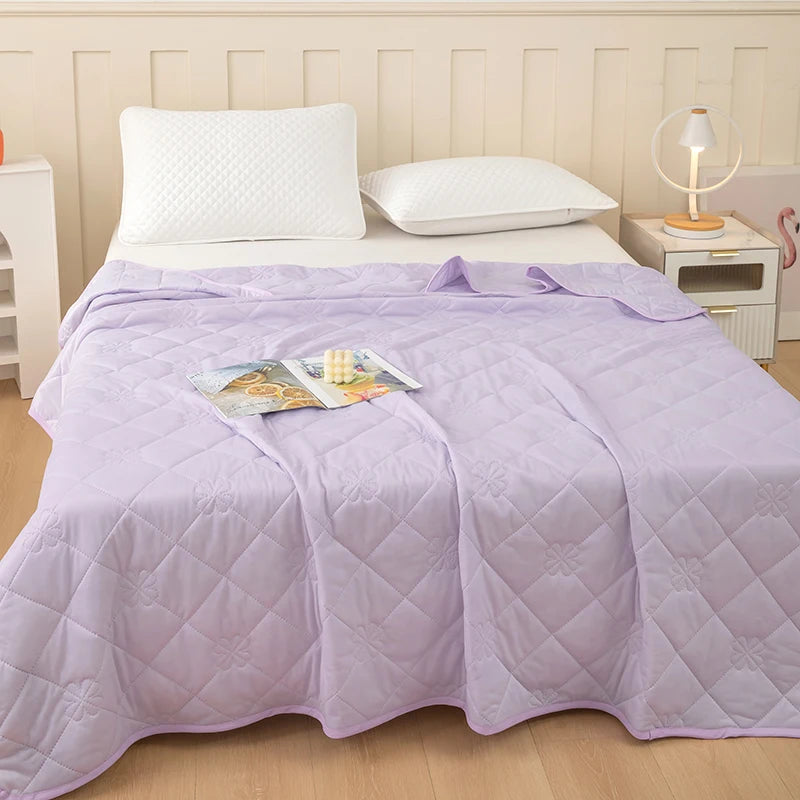 Cooling Silk Summer Quilt | Breathable & Ice Cold Comfort