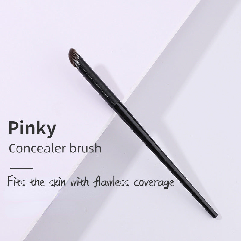 Concealer Brush | Essential Tool for Flawless Makeup Finish