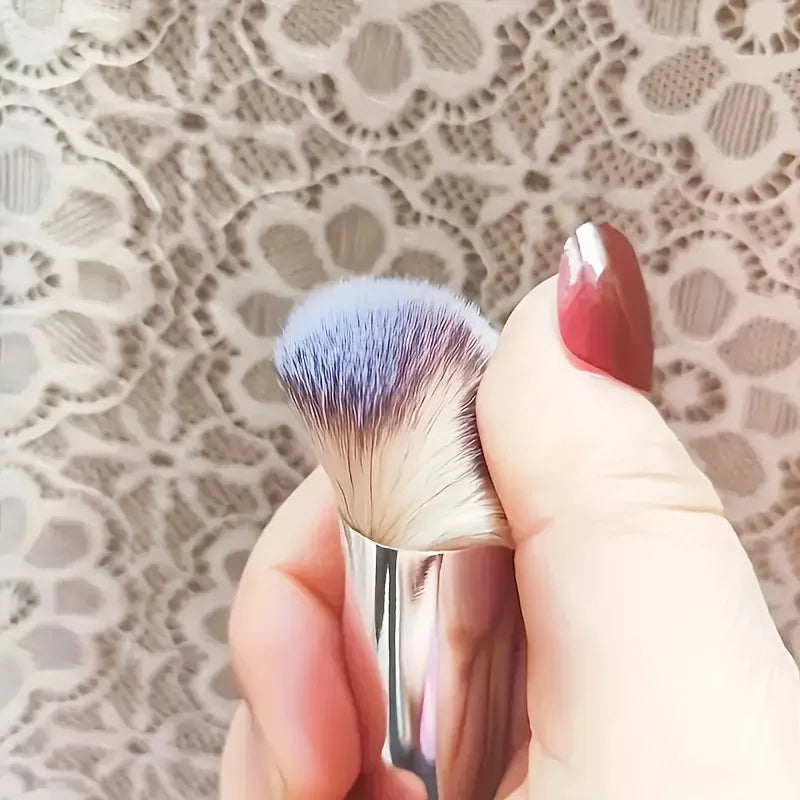 Ultra-Soft Kabuki Makeup Brush | Flawless Foundation & Contour